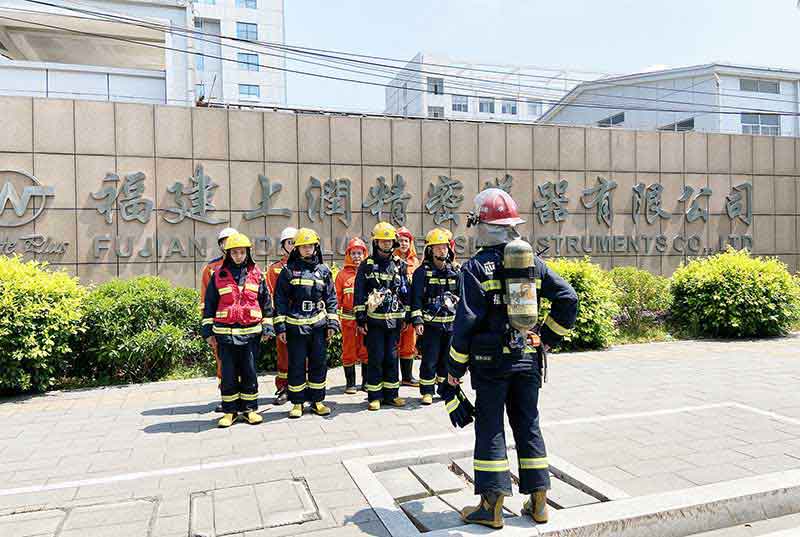 网上彩票平台与马尾区消防中队联合组织安全月消防演练活动